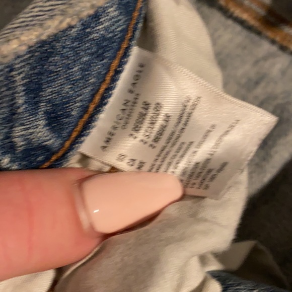 American Eagle Ripped Highest Waist Mom Jean - Picture 6 of 8